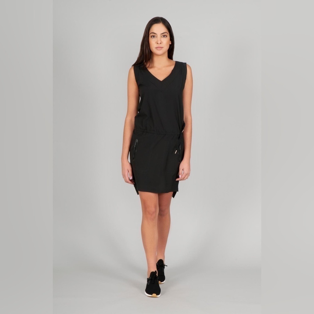 Indygena Burok sleeveless black shift dress, Small